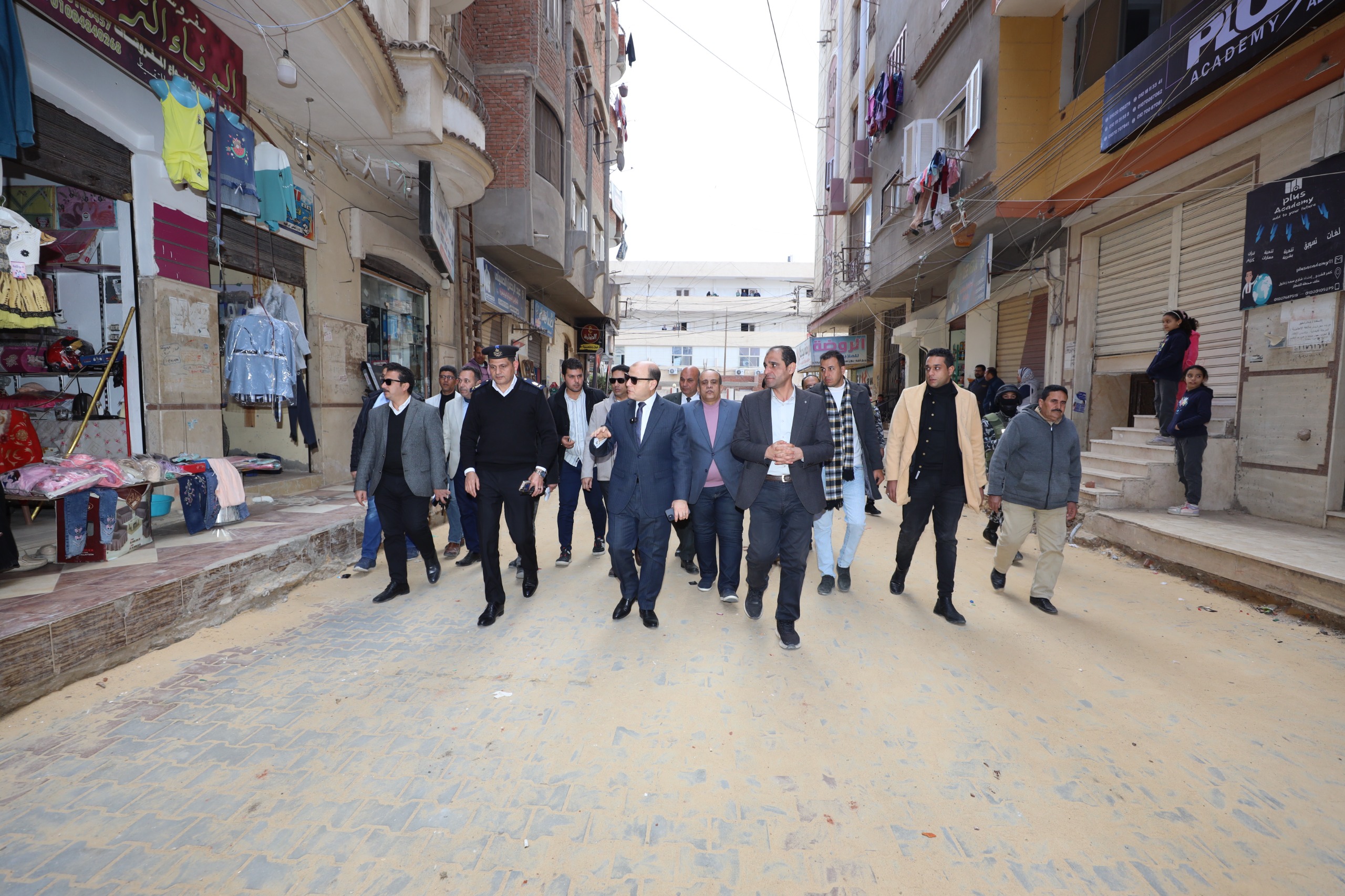 محافظ كفرالشيخ يتفقد أعمال مشروع تركيب الإنترلوك