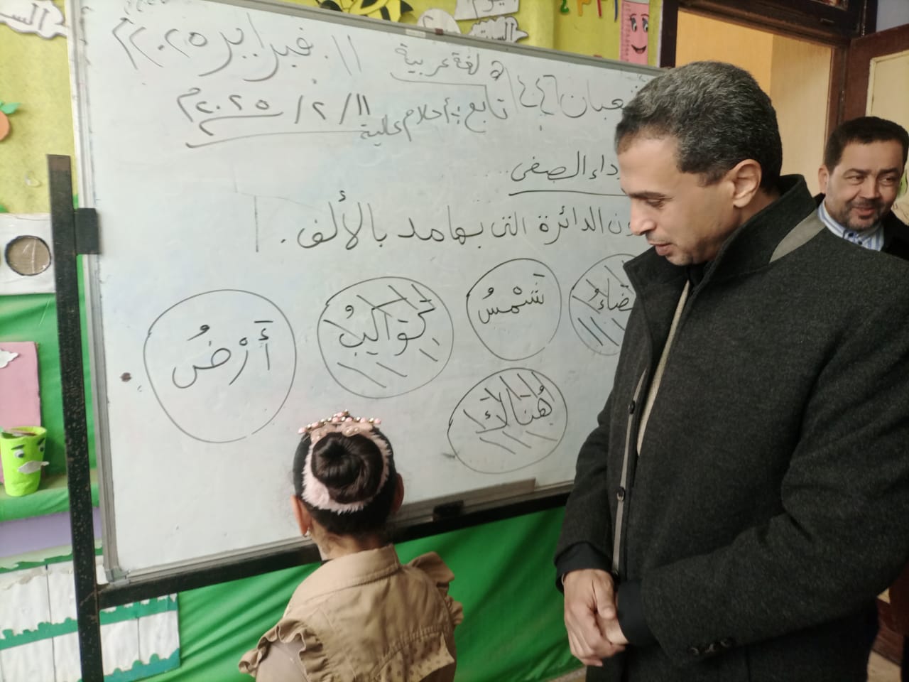 وكيل تعليم كفر الشيخ يختبر الطلاب