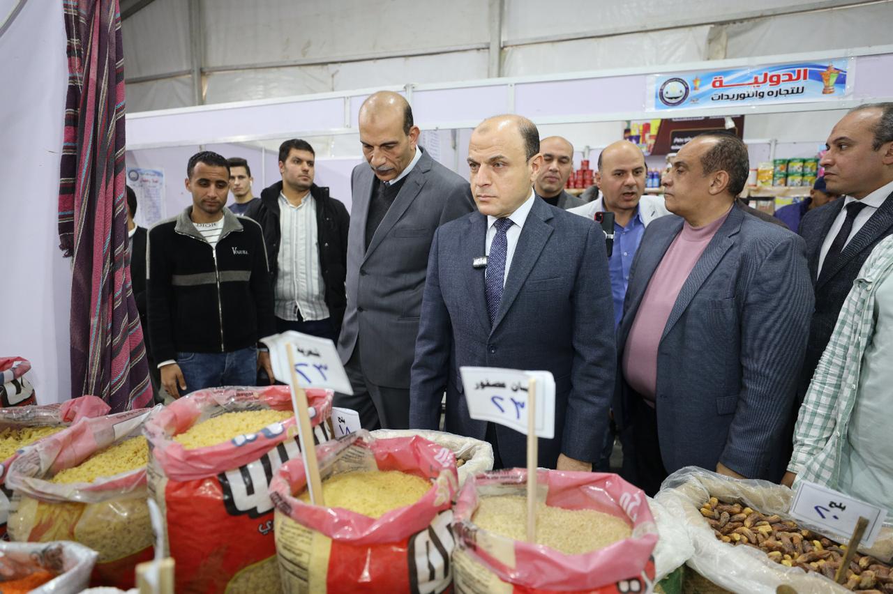 محافظ كفر الشيخ يتفقد معرض أهلا رمضان عقب افتتاحه