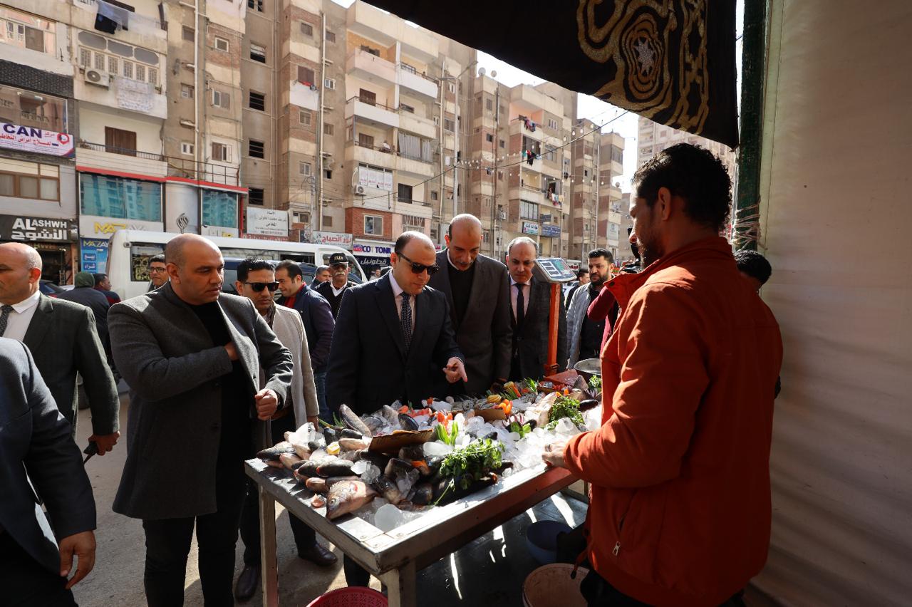 محافظ كفر الشيخ يتفقد توفير الأسماك