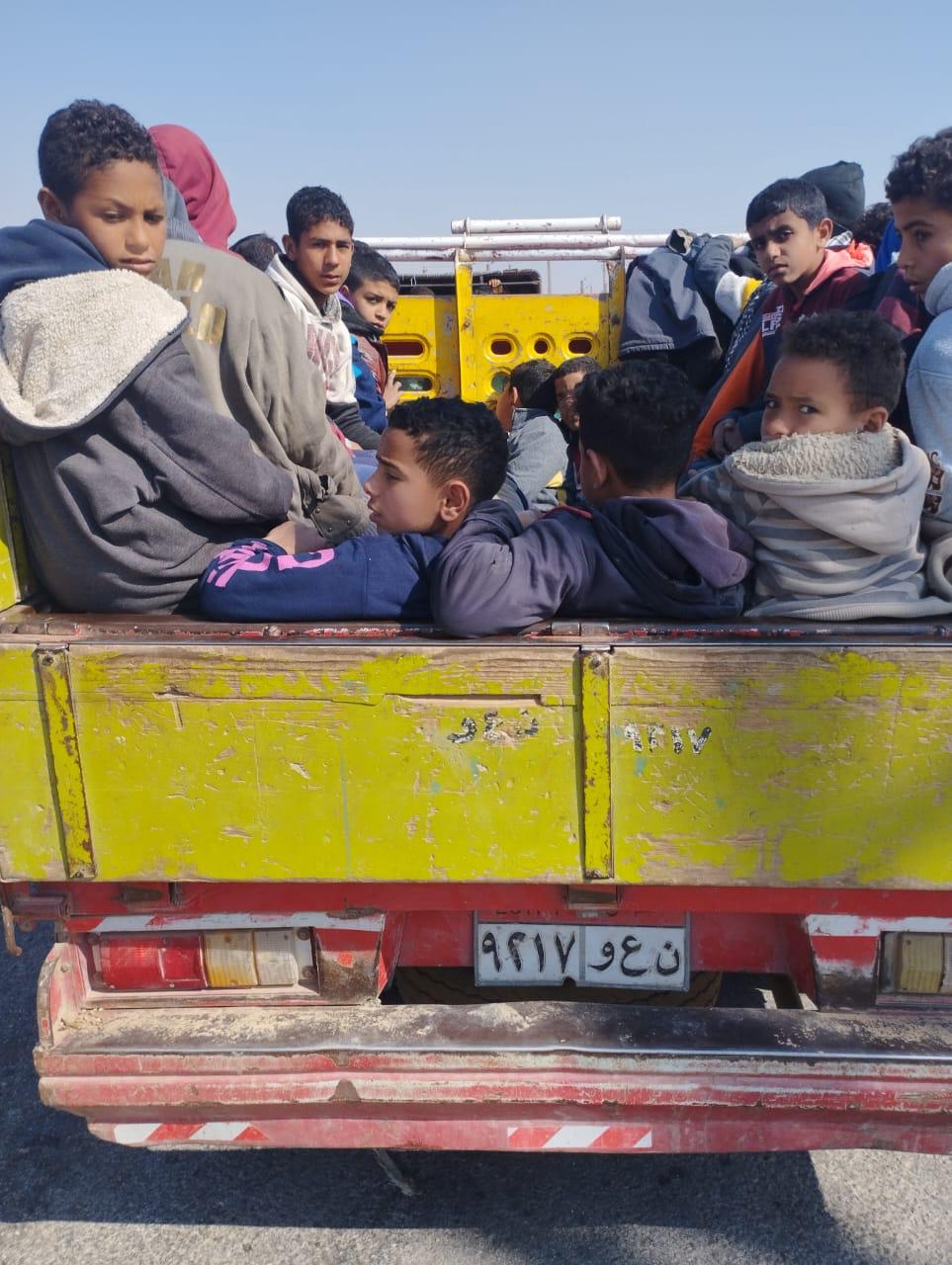 سيارات البيك اب تنقل اطفال