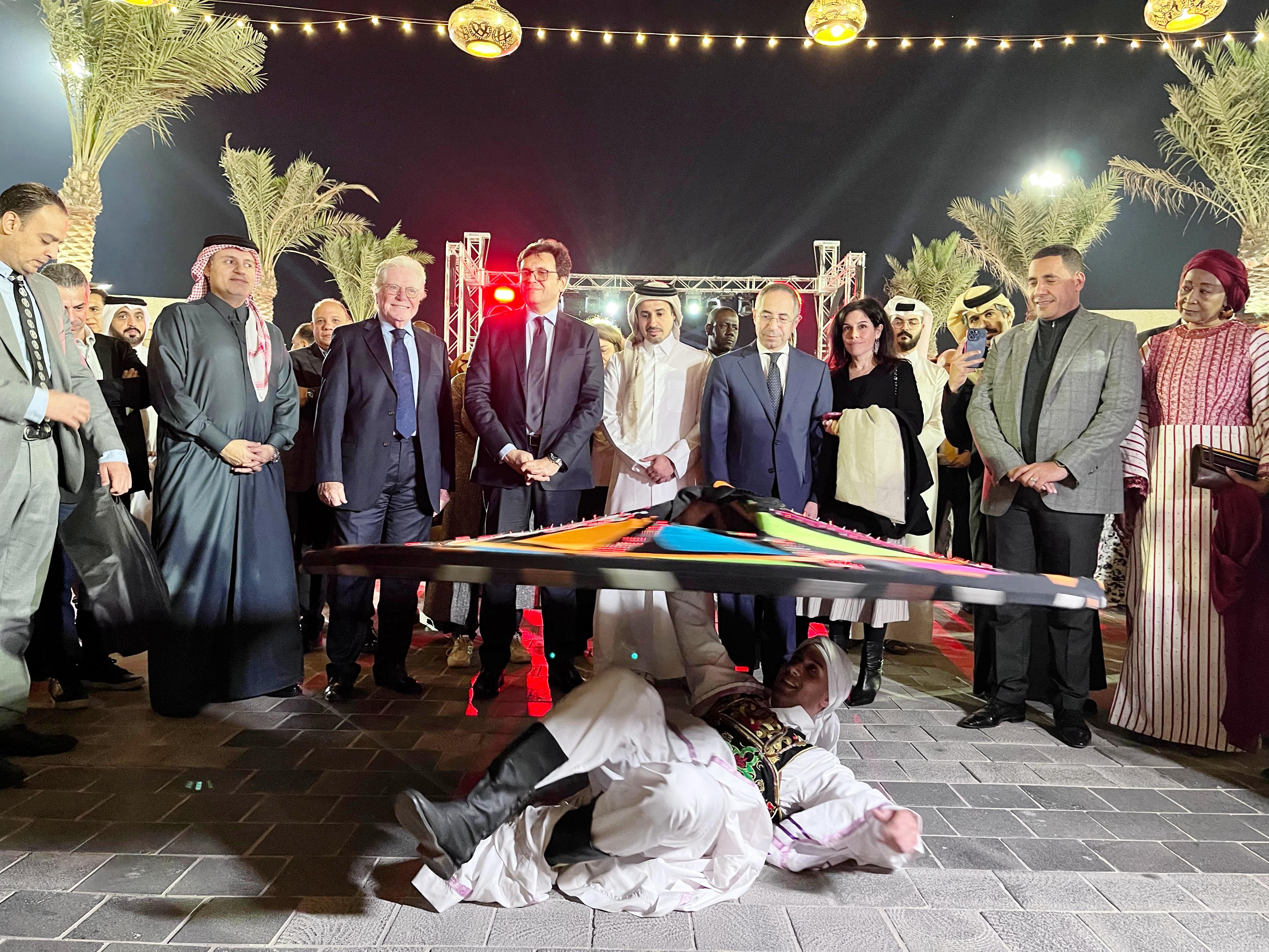 عرض التنورة بحضور وزير الثقافة والفنان حسين فهمي عرض التنورة بحضور وزير الثقافة والفنان حسين فهمي