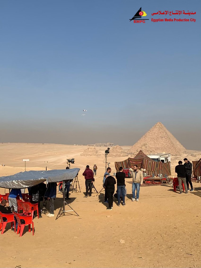 جانب من تصوير حلقة اليوتيوبر العالمى مستر بيست فى الاهرامات (2)