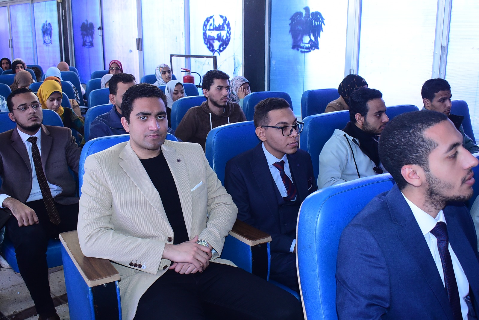 جانب من المشاركين جانب من المشاركين