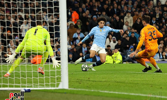 ريكو لويس خلال المباراة ريكو لويس خلال المباراة