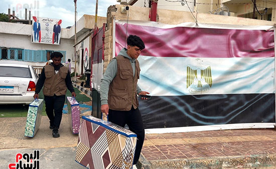 متطوعون-يوفرون-الاحتياجات-للفلسطينيين-بمستشفي-العريش- متطوعون-يوفرون-الاحتياجات-للفلسطينيين-بمستشفي-العريش-
