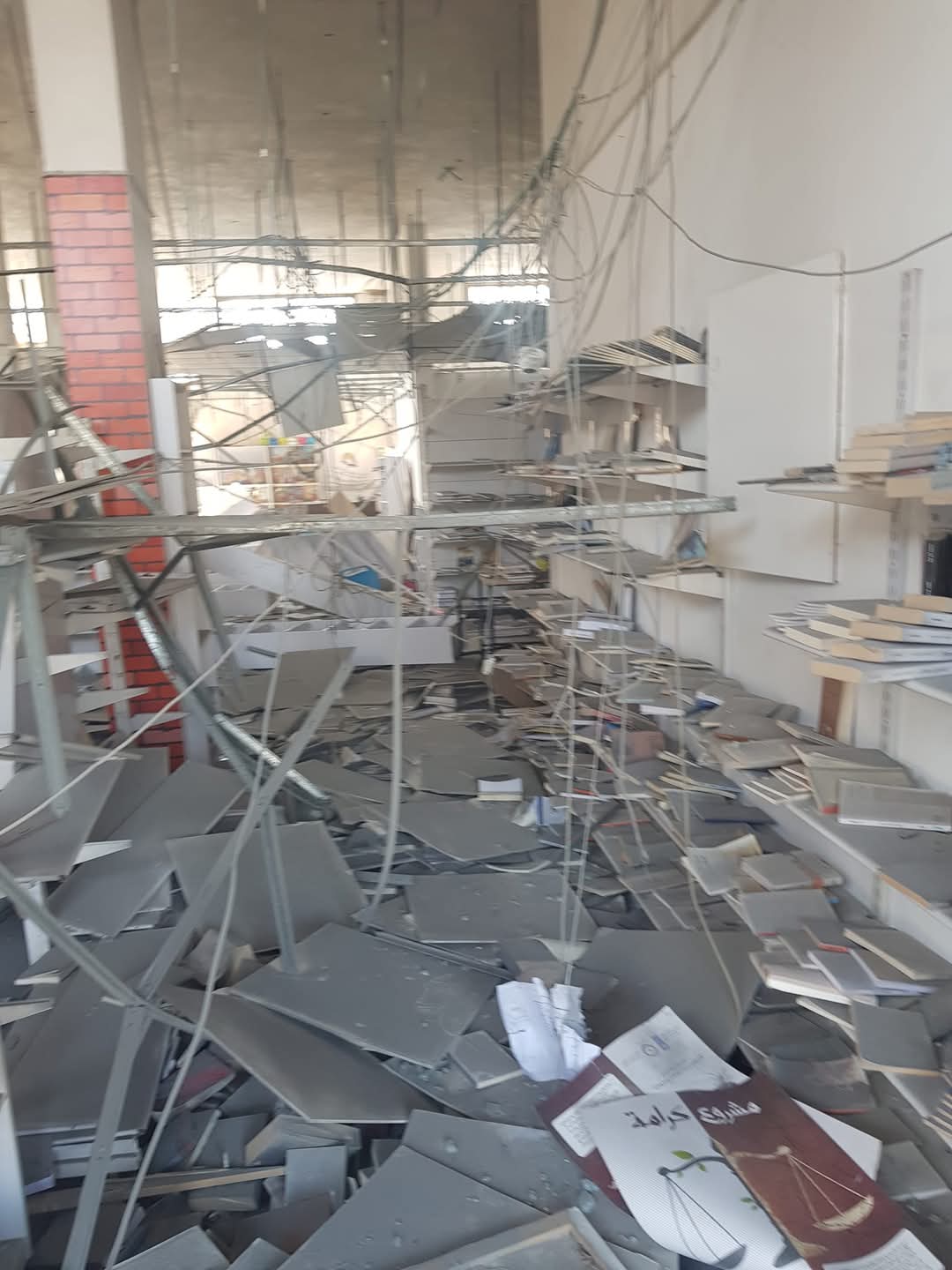 مكتبة الشروق غزة صاحبها عدلي نزال (3)