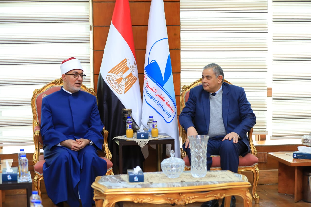 مفتي الجمهورية ورئيس جامعة كفر الشيخ مفتي الجمهورية ورئيس جامعة كفر الشيخ