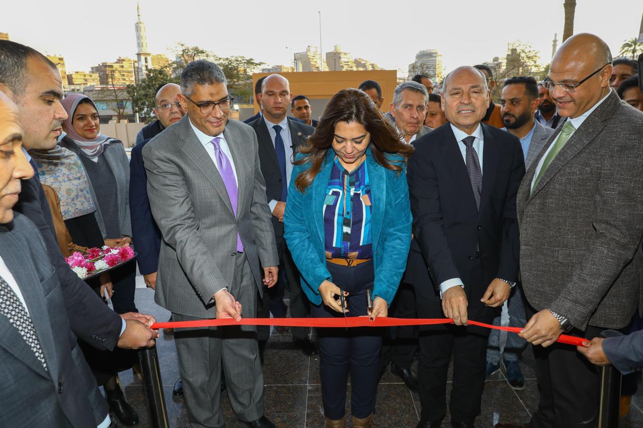 وزيرة التنمية المحلية ومحافظ الجيزة يفتتحان مقر الديوان العام الجديد للمحافظة وزيرة التنمية المحلية ومحافظ الجيزة يفتتحان مقر الديوان العام الجديد للمحافظة