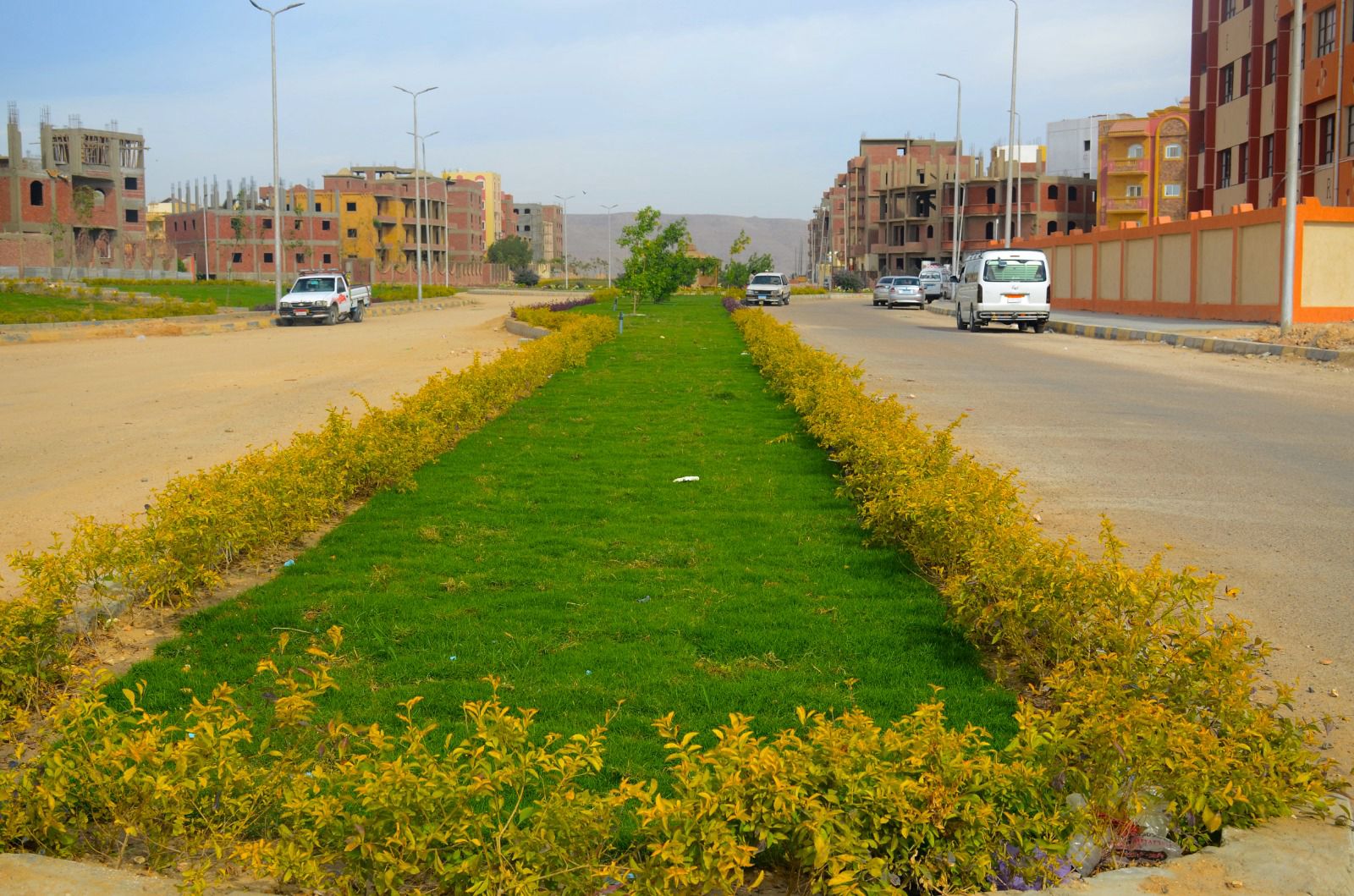 مشروعات الطرق واللاند سكيب داخل مدينه سوهاج الجديده  (6)