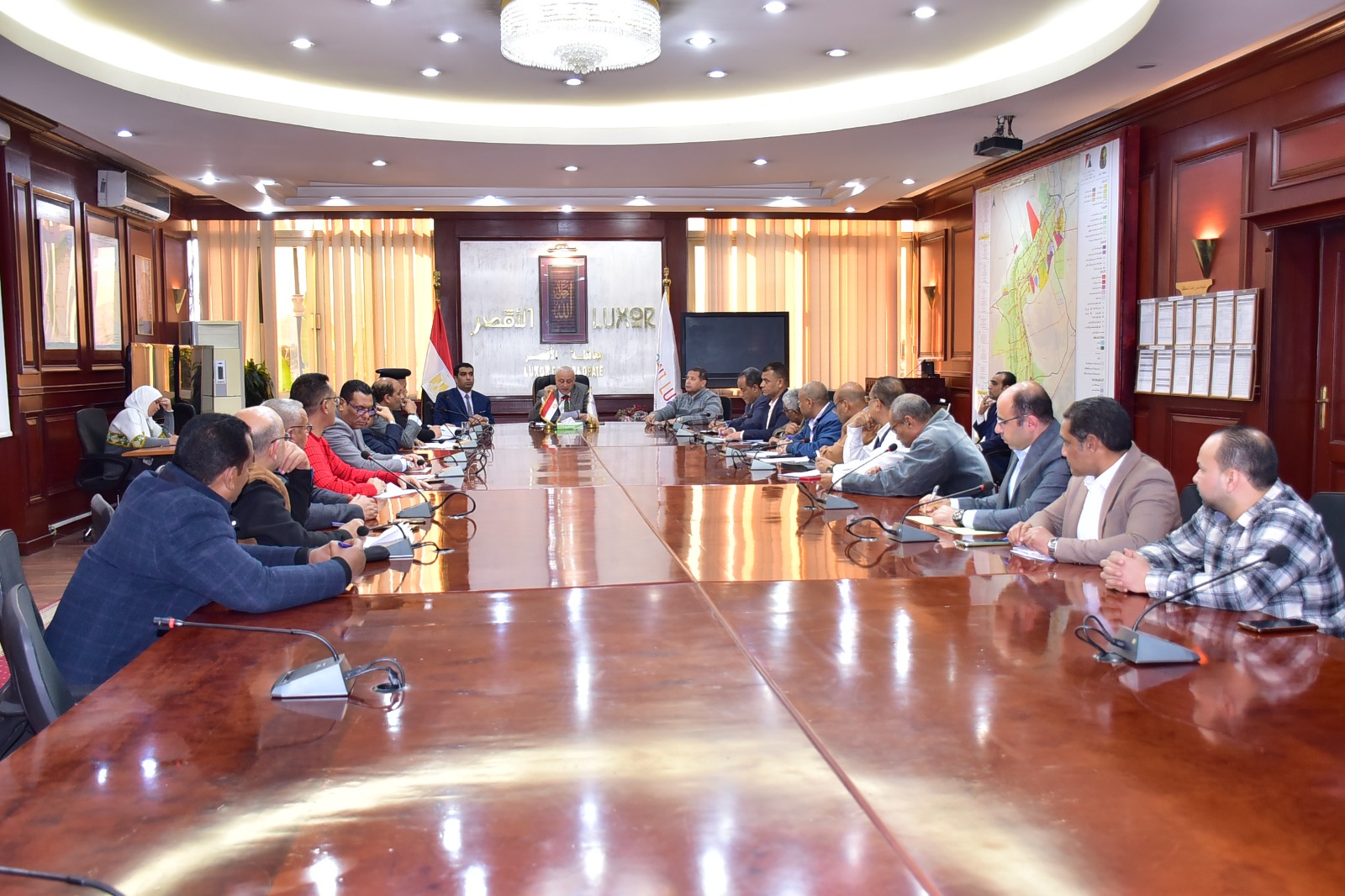 محافظ الأقصر يبحث خطة استعدادات شهر رمضان المبارك محافظ الأقصر يبحث خطة استعدادات شهر رمضان المبارك