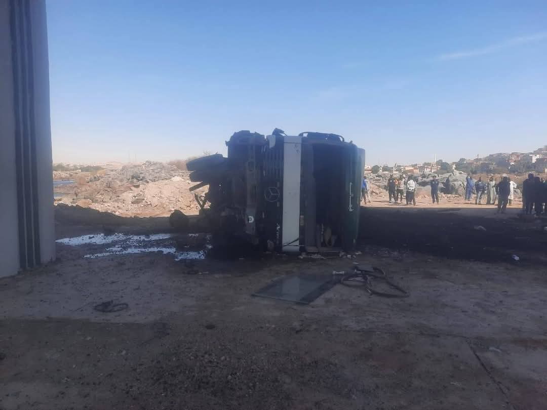 سقوط سيارة نقل من أعلى الكوبرى سقوط سيارة نقل من أعلى الكوبرى