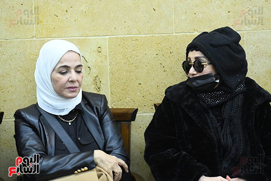 الفنانة منى عبد الغنى تقدم واجب العزاء للفنانة شهيرة الفنانة منى عبد الغنى تقدم واجب العزاء للفنانة شهيرة