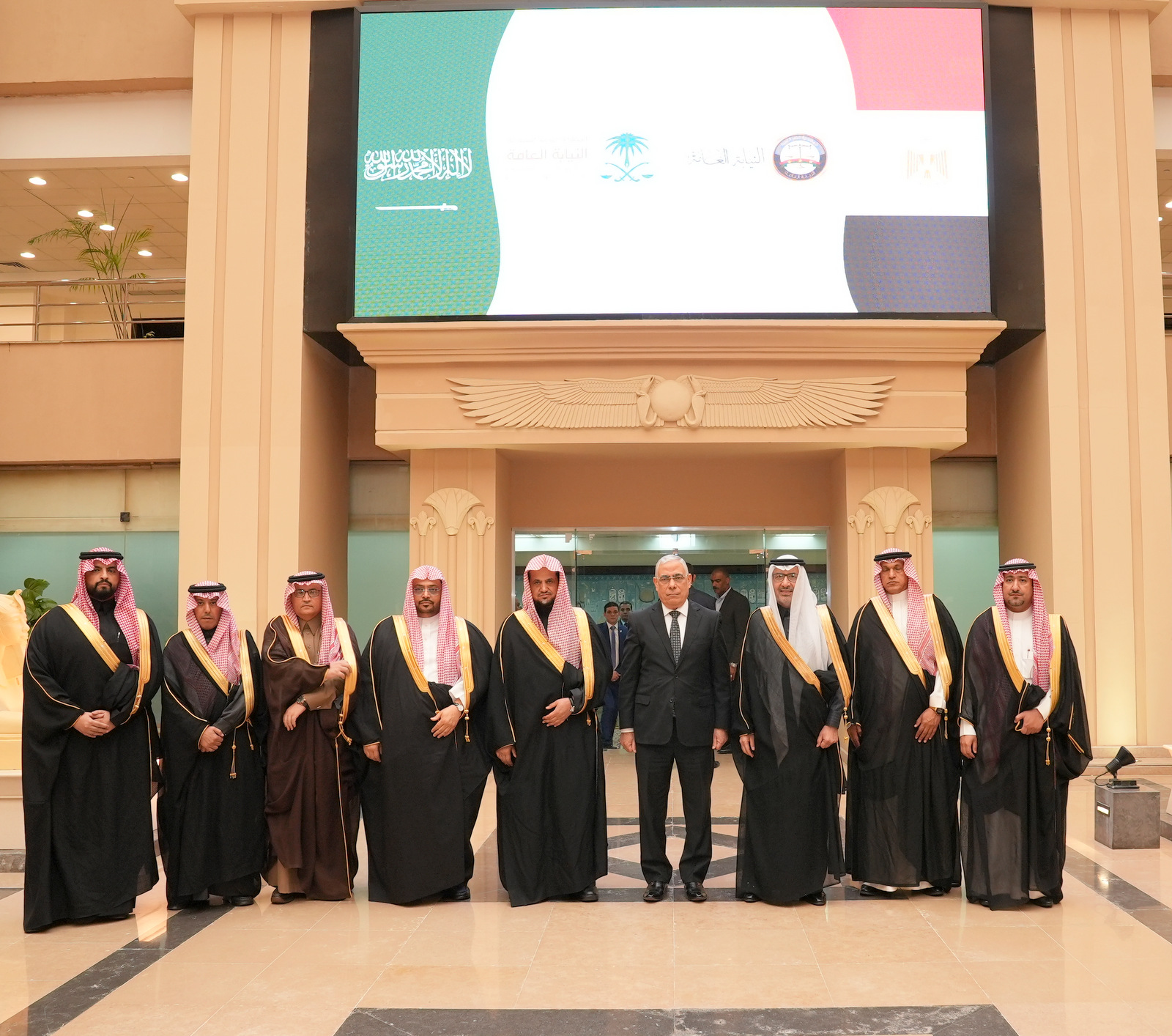 النائب العام يستقبل نظيره السعودي (1)