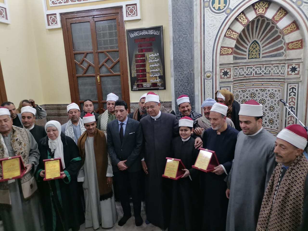 جانب من المكرمين جانب من المكرمين