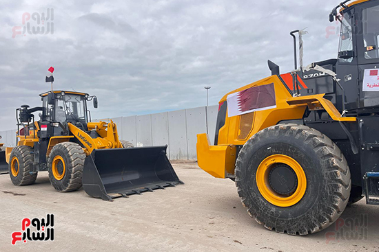 استعداد-المعدات-للدخول-لقطاع-غزة-للأعمار