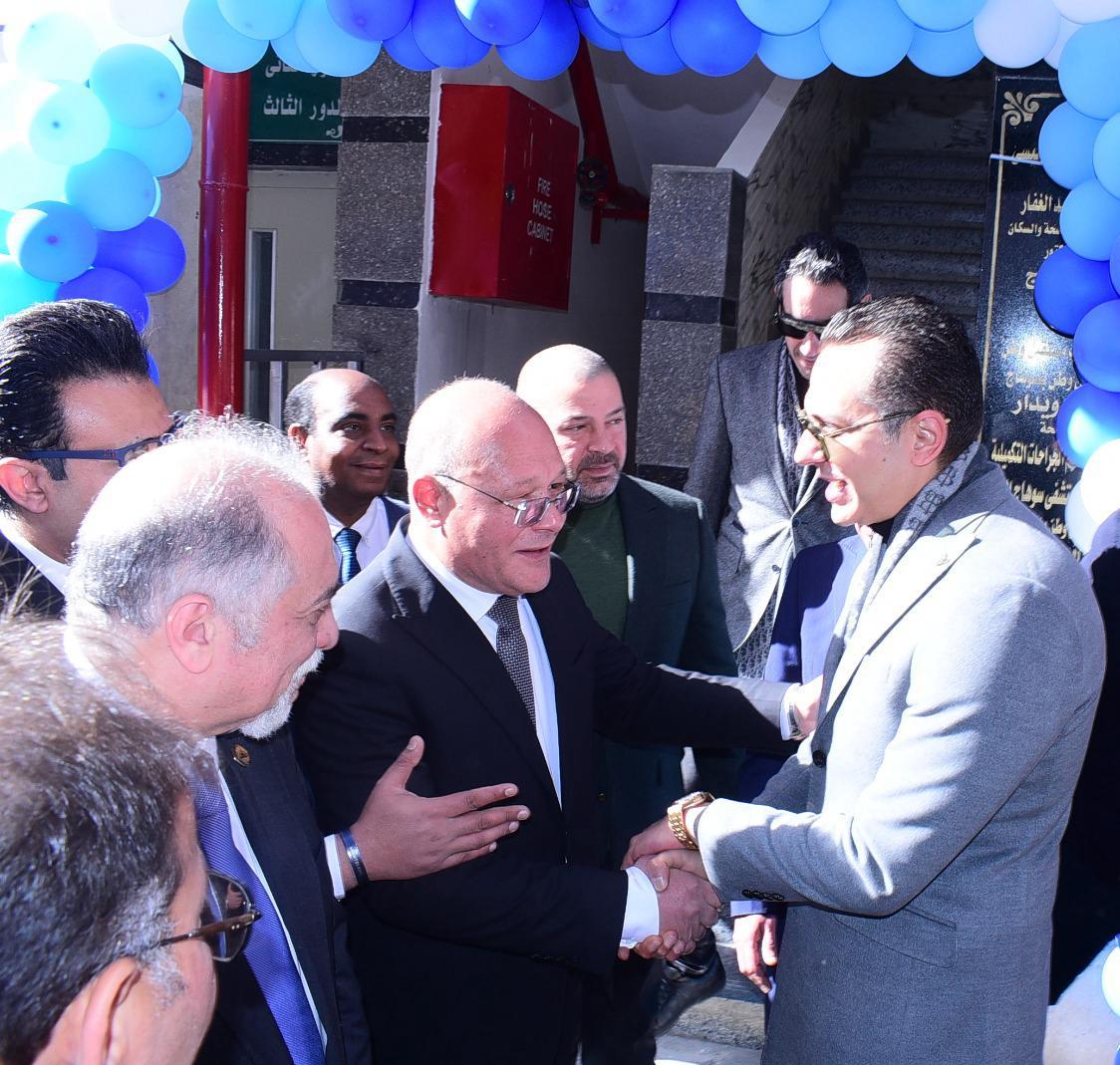 رئيس جامعة سوهاج مع قيادات الحزب