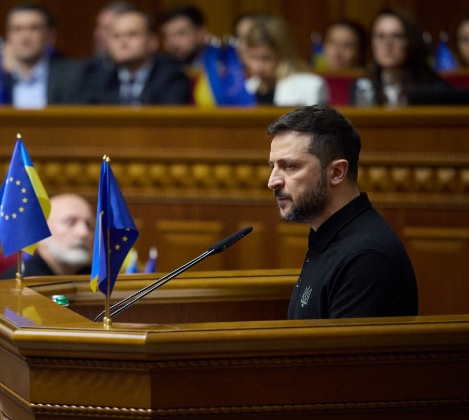 رئيس أوكرانيا يراهن على الحلفاء الأوروبيين بعد مواقف ترامب الأخيرة رئيس أوكرانيا يراهن على الحلفاء الأوروبيين بعد مواقف ترامب الأخيرة