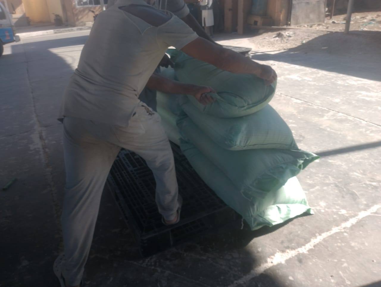 تموين الأقصر تضبط 14 جوال دقيق بلدى مدعم قبل بيعه بالسوق السوداء