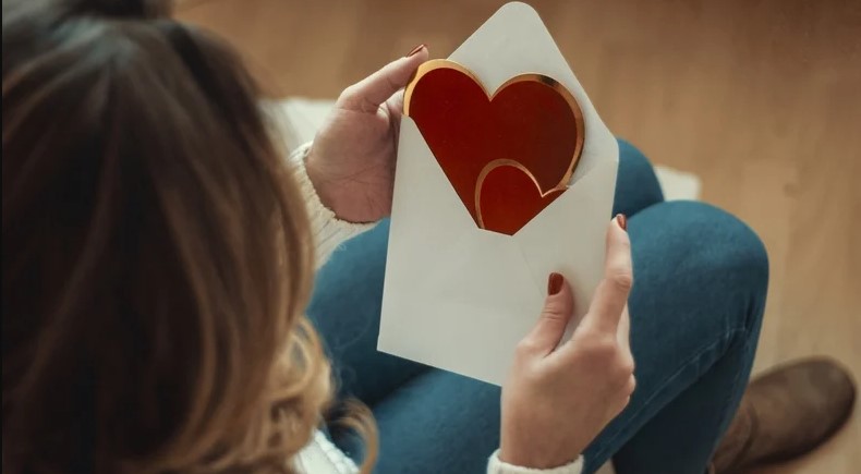 أجمل رسائل عيد الحب 2025 أجمل رسائل عيد الحب 2025