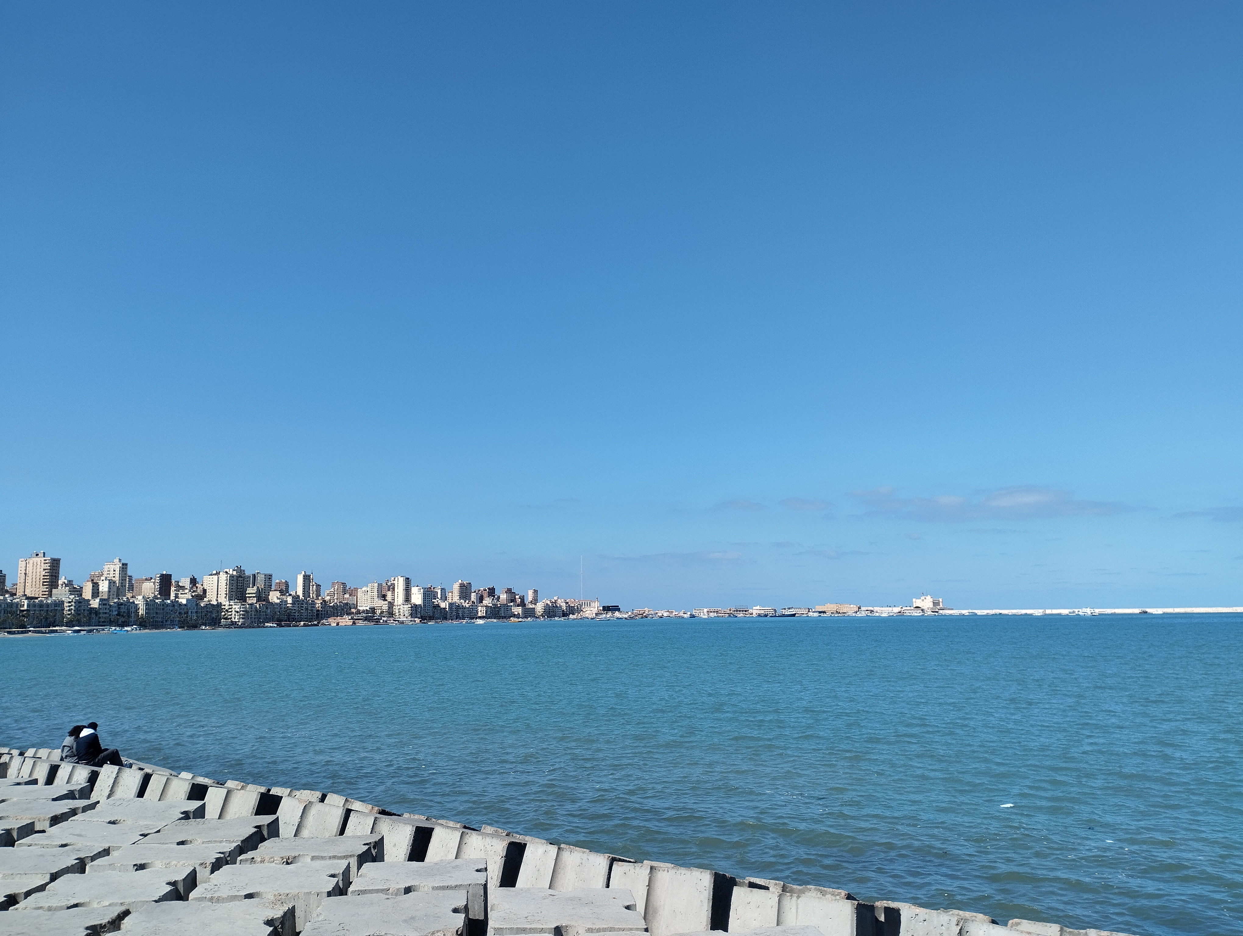 حالة الطقس والبحر في الإسكندرية (1)