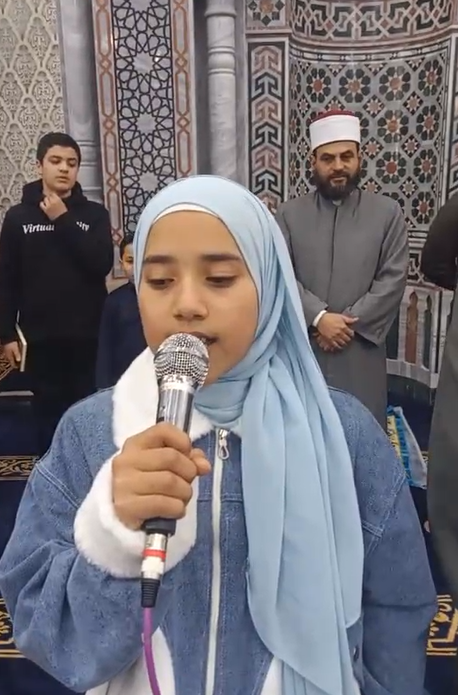 موهبة متميزة في الإنشاد 