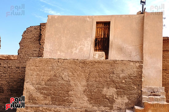 مقبرة-ايزادورا-من-الخارج- مقبرة-ايزادورا-من-الخارج-