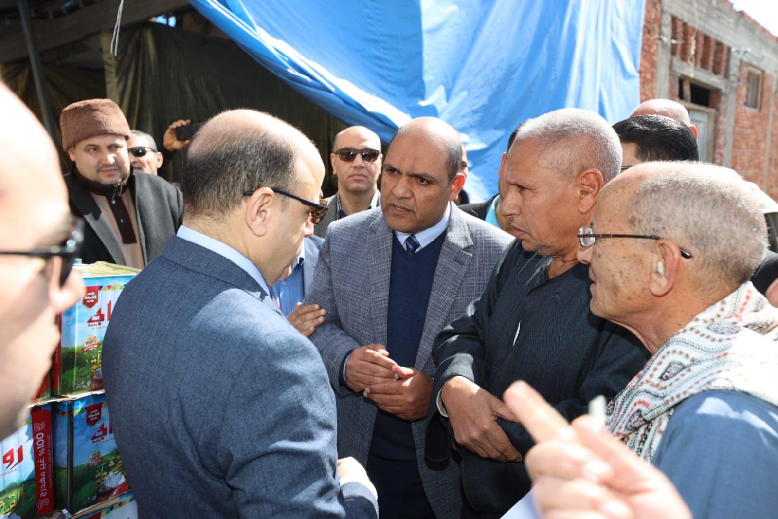 محافظ كفر الشيخ يستمع للمواطنين محافظ كفر الشيخ يستمع للمواطنين