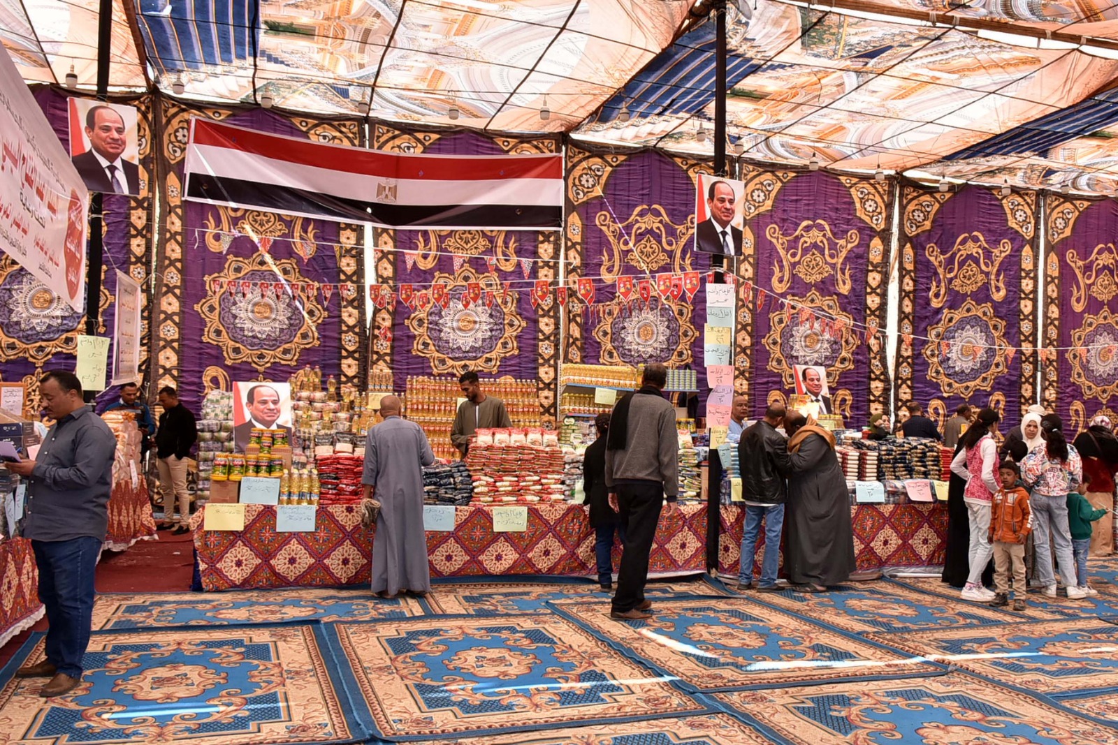 فتح أول معارض أهلاً رمضان لتوفير السلع بأسعار مخفضة للمواطنين (1)