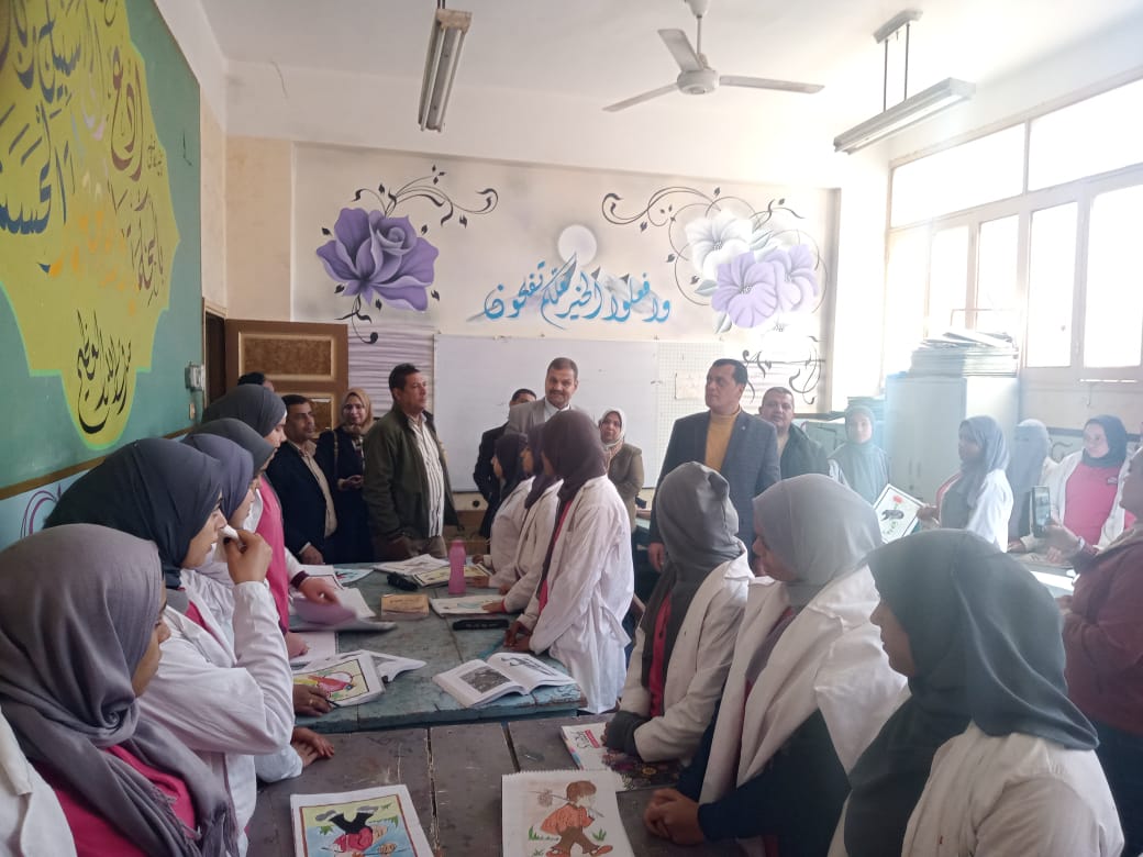 وكيل وزارة التعليم وجولة بالمدرسة 