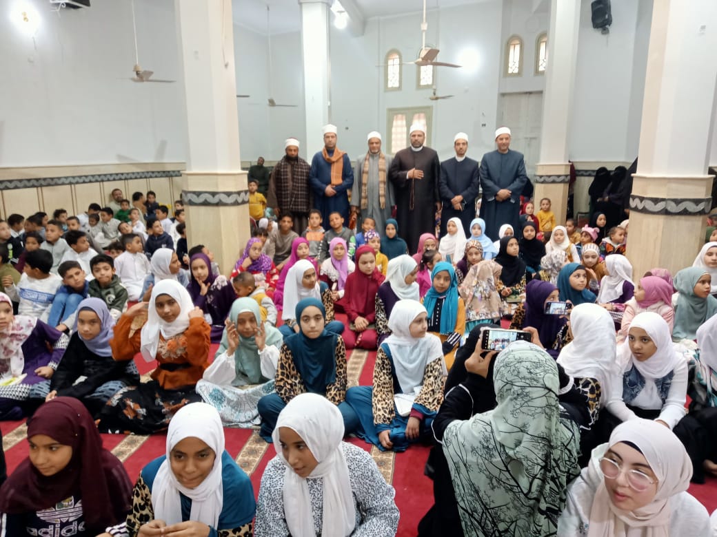 الأسابيع الثقافية تحول مساجد الفيوم لمصابيح نور (3)