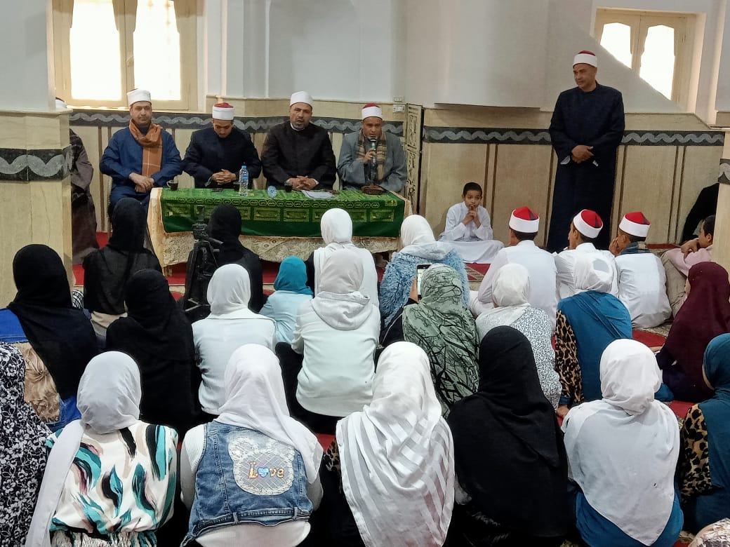 الأسابيع الثقافية تحول مساجد الفيوم لمصابيح نور (6)