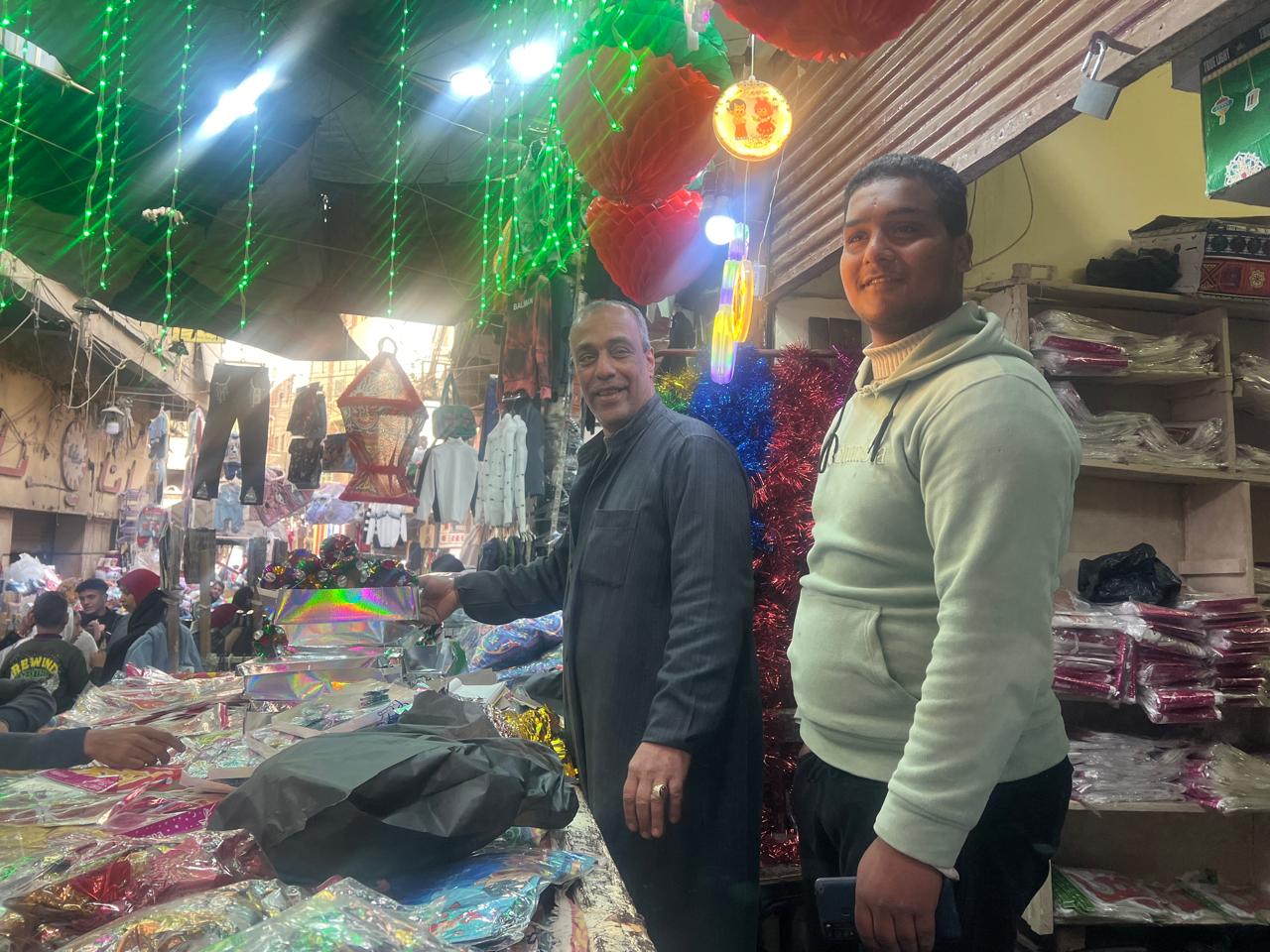 بائع البهجة وابنه بائع البهجة وابنه