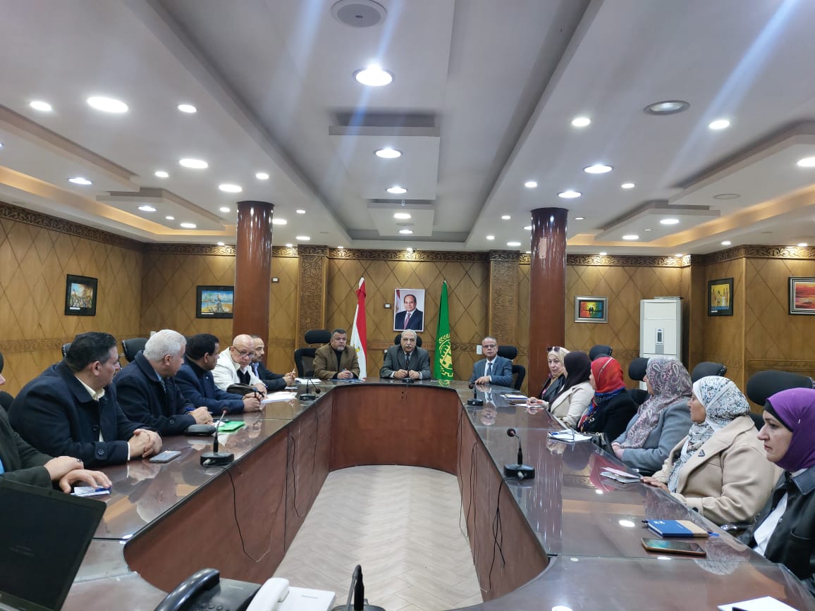 مدير تعليم القليوبية خلال الاجتماع