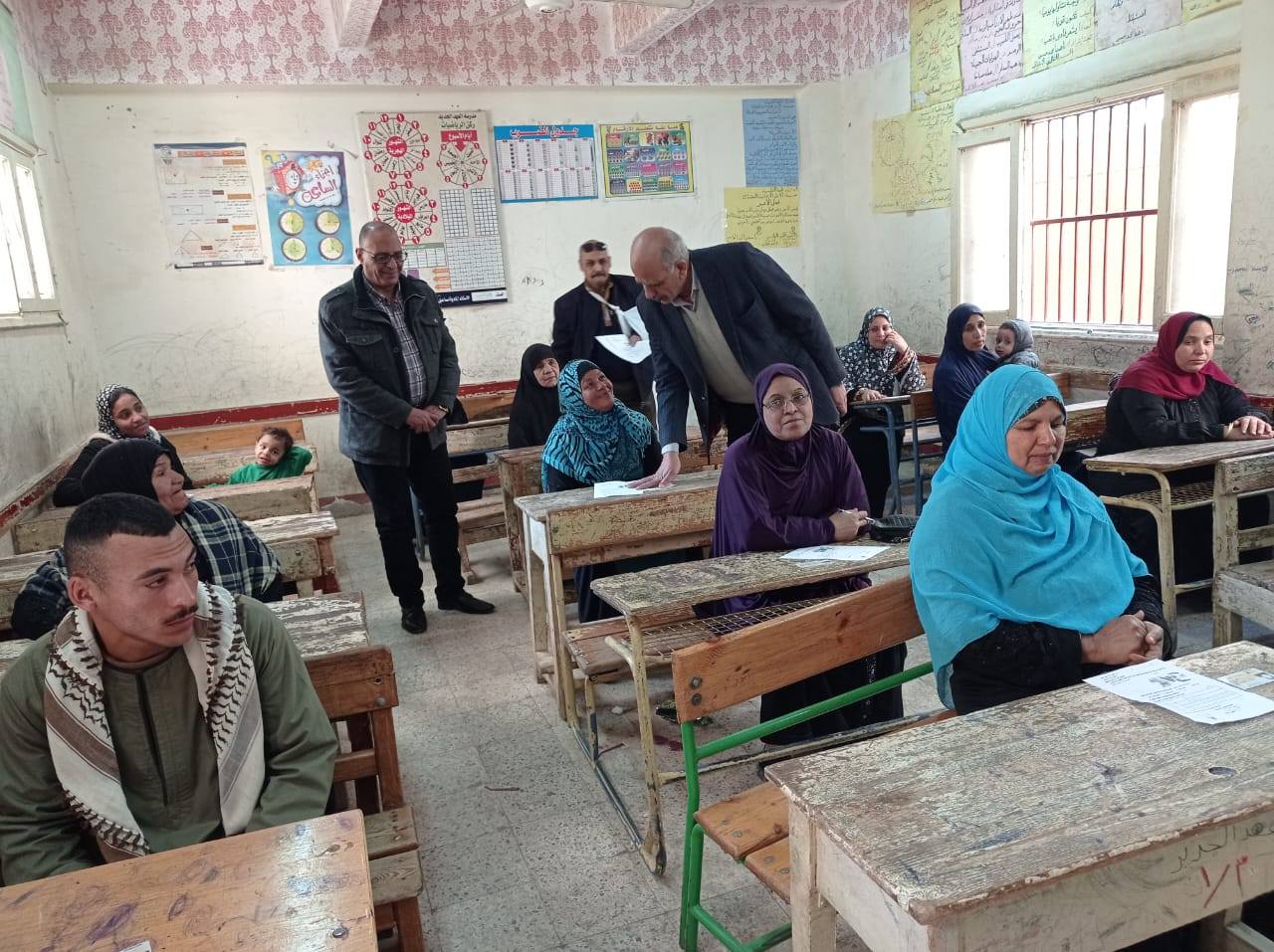 متابعة أعمال الإمتحان والتقييم