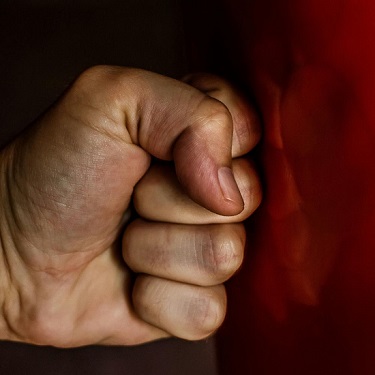 ضربة قوية ضربة قوية