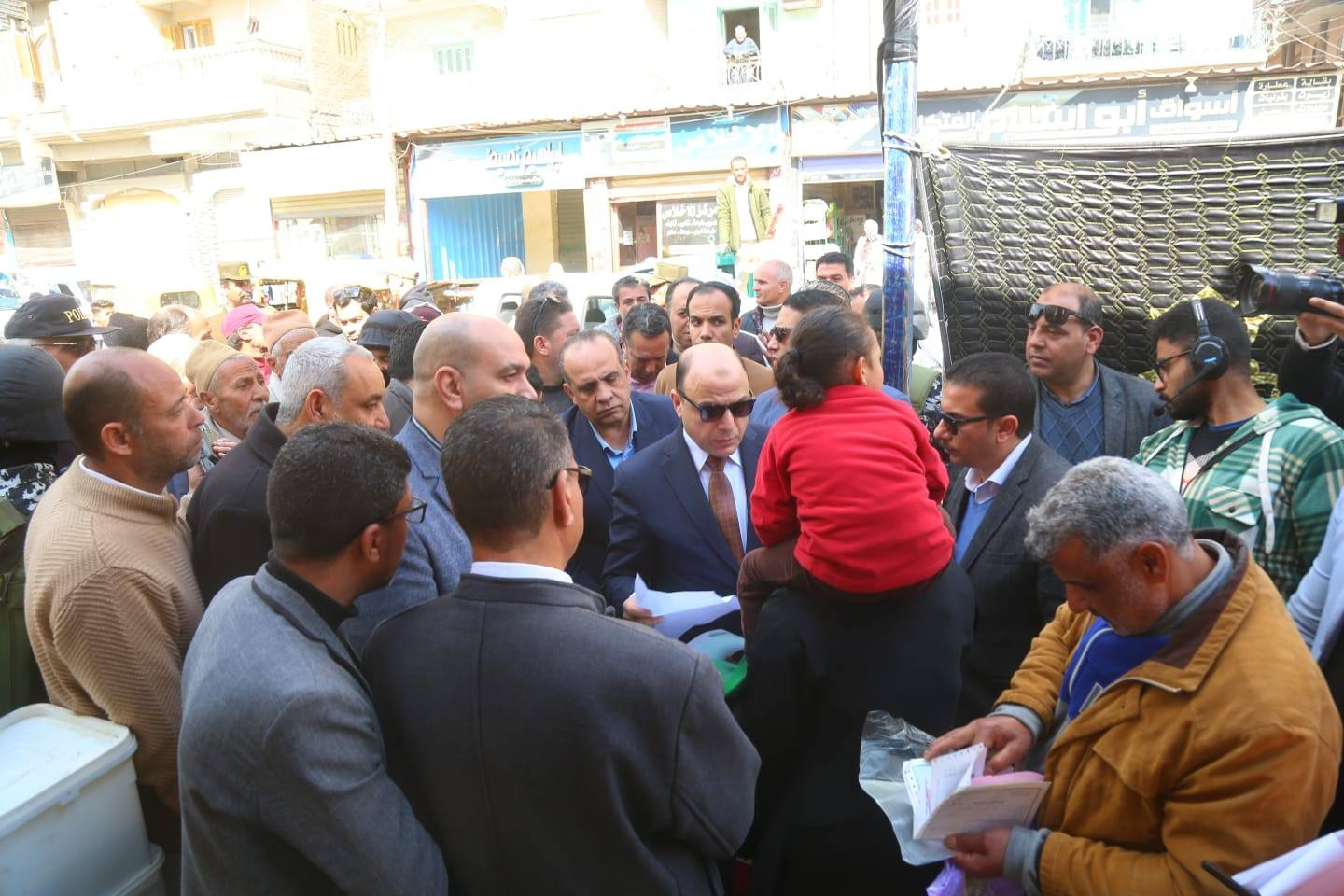 محافظ كفر الشيخ يستمع لشكاوى المواطنين محافظ كفر الشيخ يستمع لشكاوى المواطنين