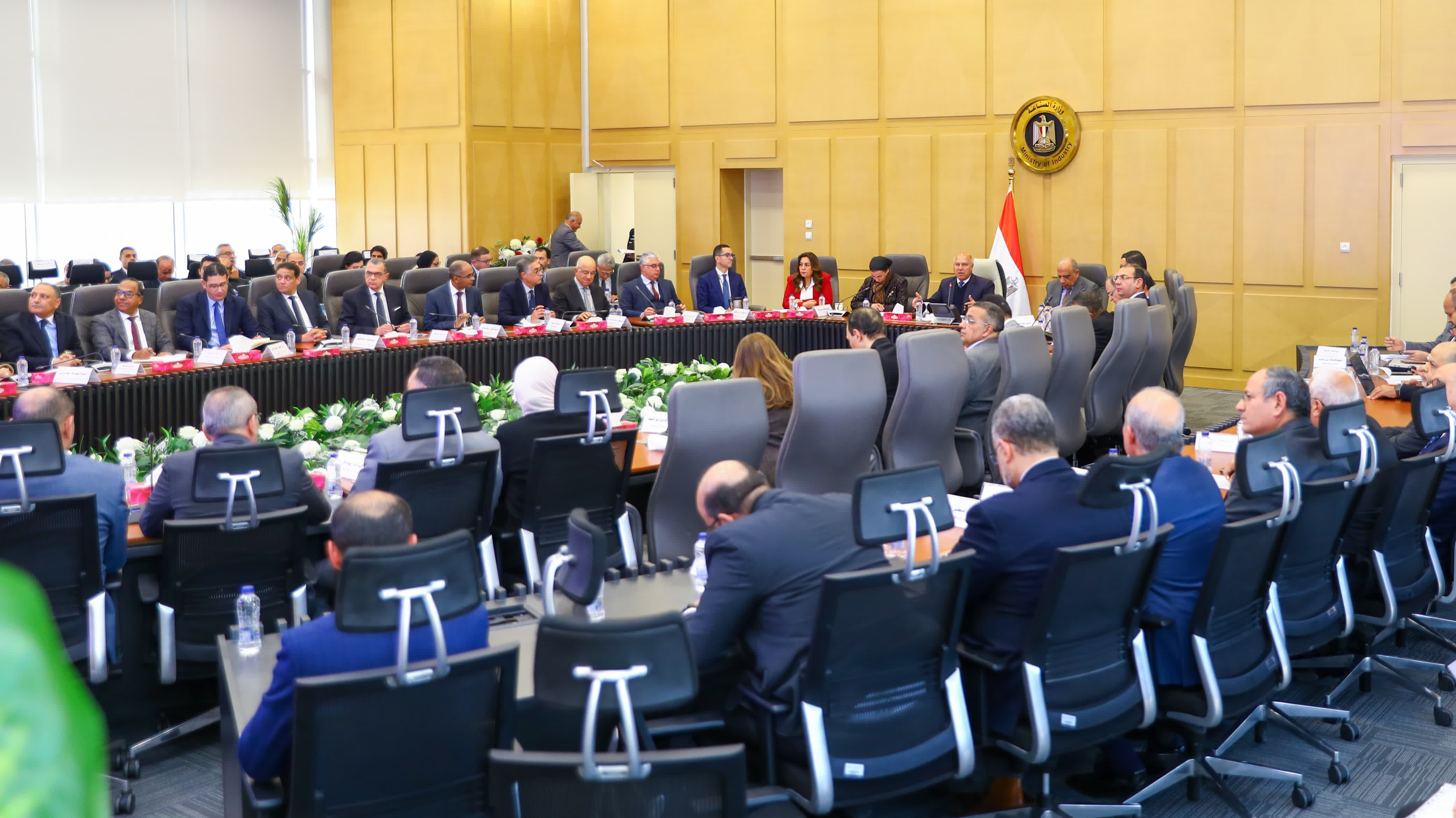 كامل الوزير يترأس الاجتماع الثامن عشر للمجموعة الوزارية للتنمية الصناعية (4)