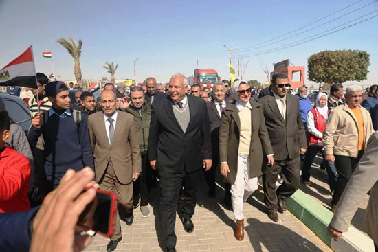 أهالى الوادى الجديد يدعمون الأشقاء بغزة (1)