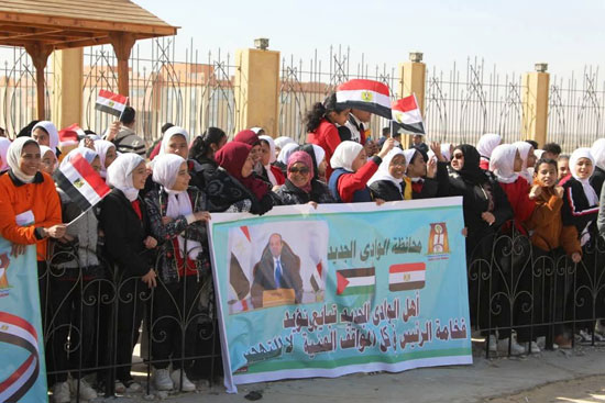 أهالى الوادى الجديد يدعمون الأشقاء بغزة (8)