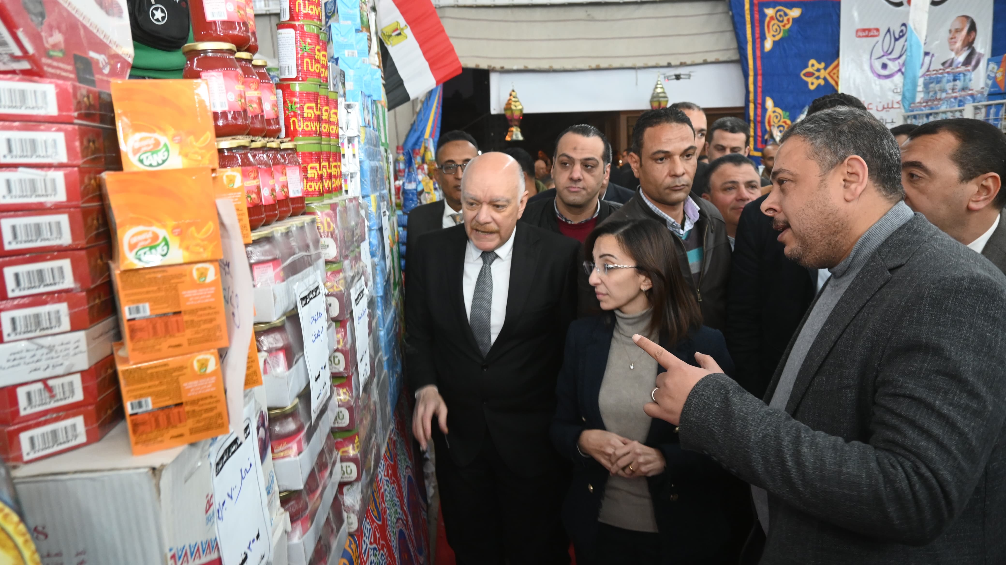 محافظ البحيرة تتفقد معروضات اهلا رمضان محافظ البحيرة تتفقد معروضات اهلا رمضان