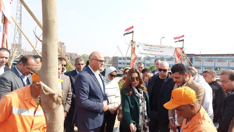 وزيرة التنمية المحلية خلال تدشين مشروع تشجير الطريق الدائري