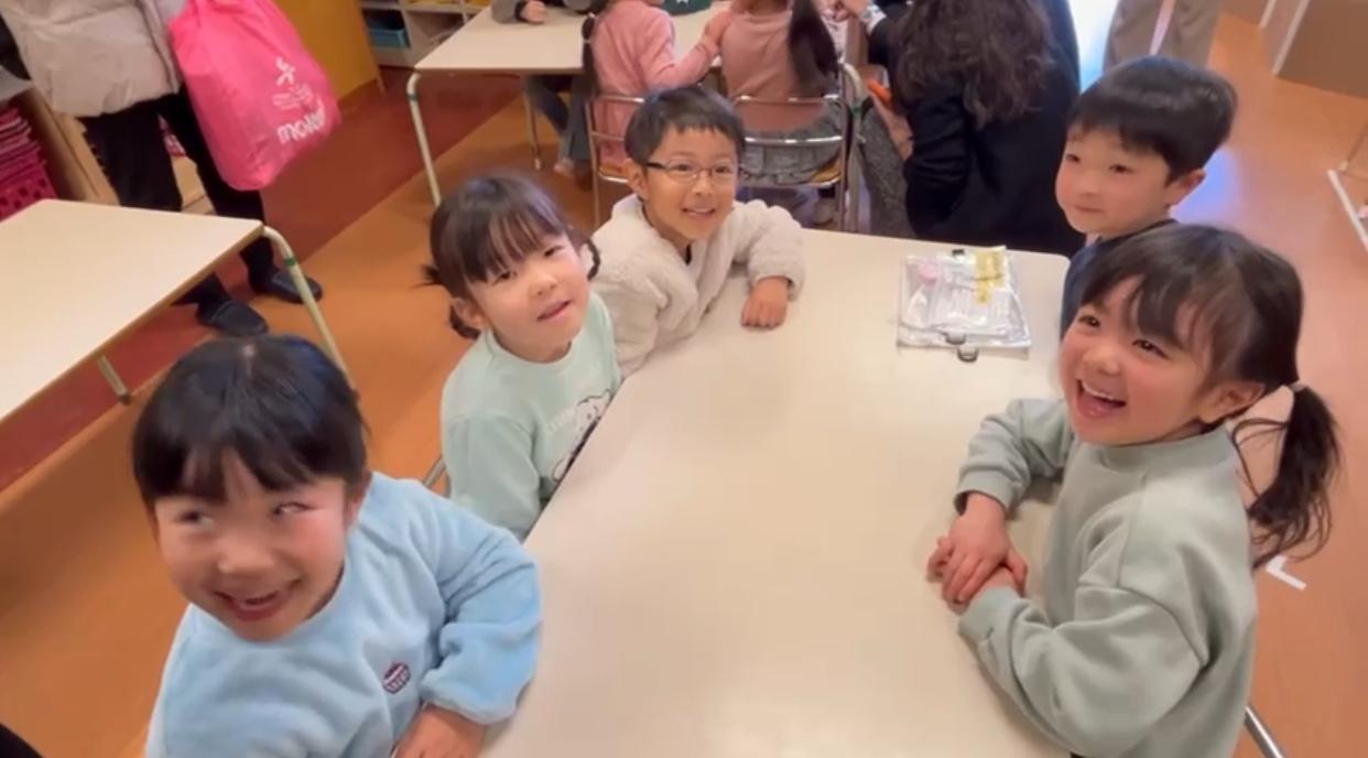 طلاب مدرسة مدينة تاما باليابان يستقبلون وزير التعليم بالنشيد الوطني المصري