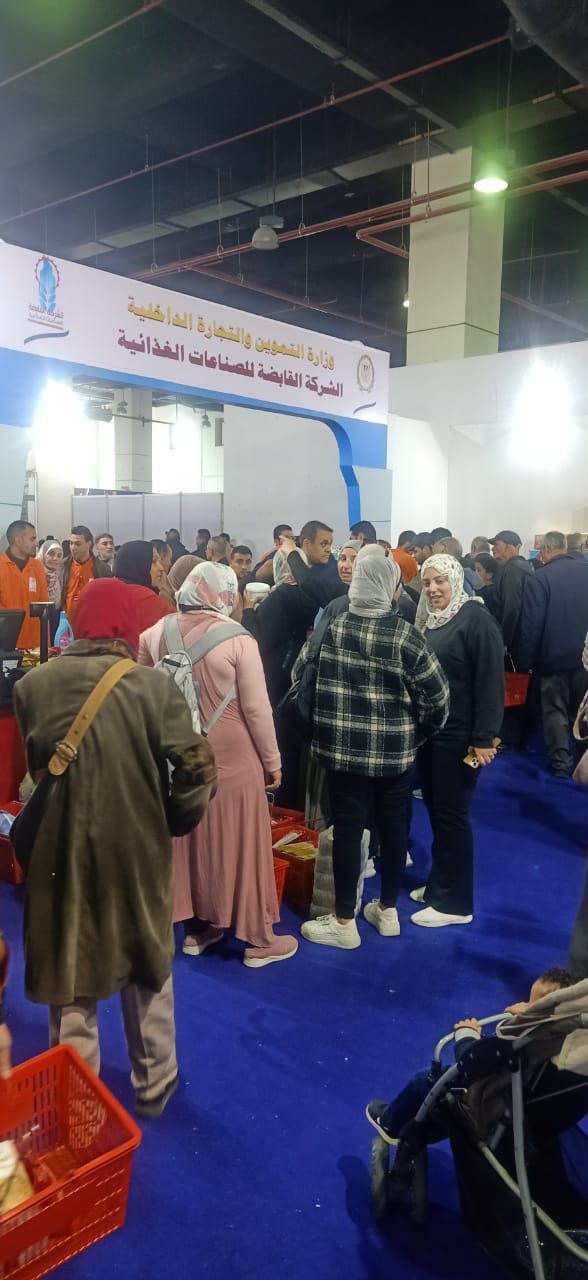 إقبال كبير من المواطنين بمعرض أهلا رمضان 2025