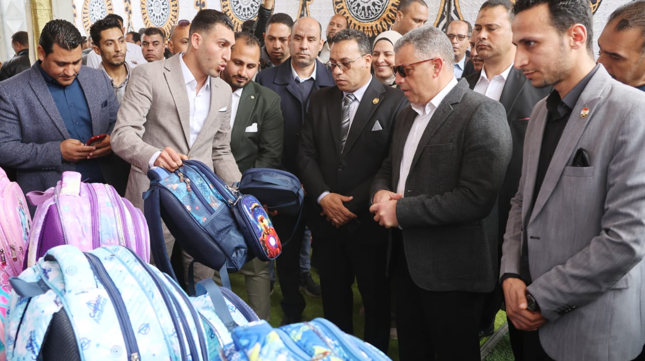 تفقد مصنع صناعة الشنط 