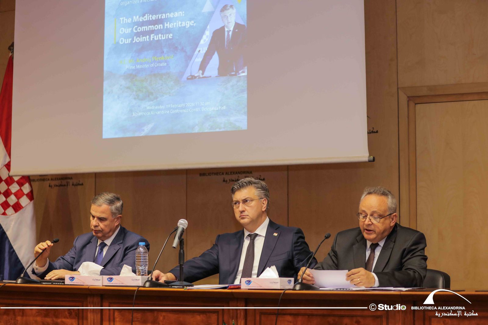 رئيس وزراء كرواتيا من مكتبة الإسكندرية