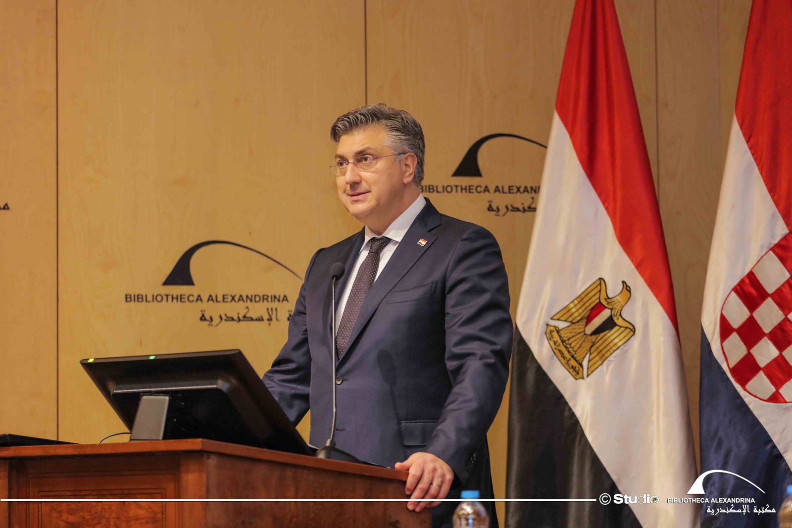 رئيس وزراء كرواتيا فى مكتبة الإسكندرية (1)