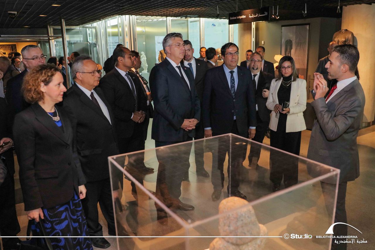 رئيس وزراء كرواتيا من مكتبة الإسكندرية