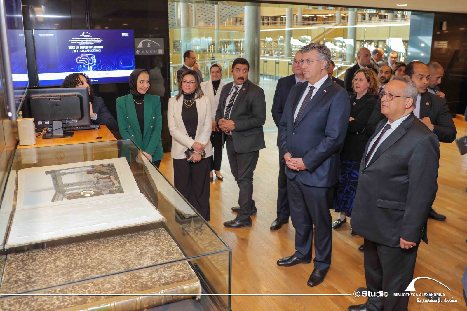 رئيس وزراء كرواتيا من مكتبة الإسكندرية