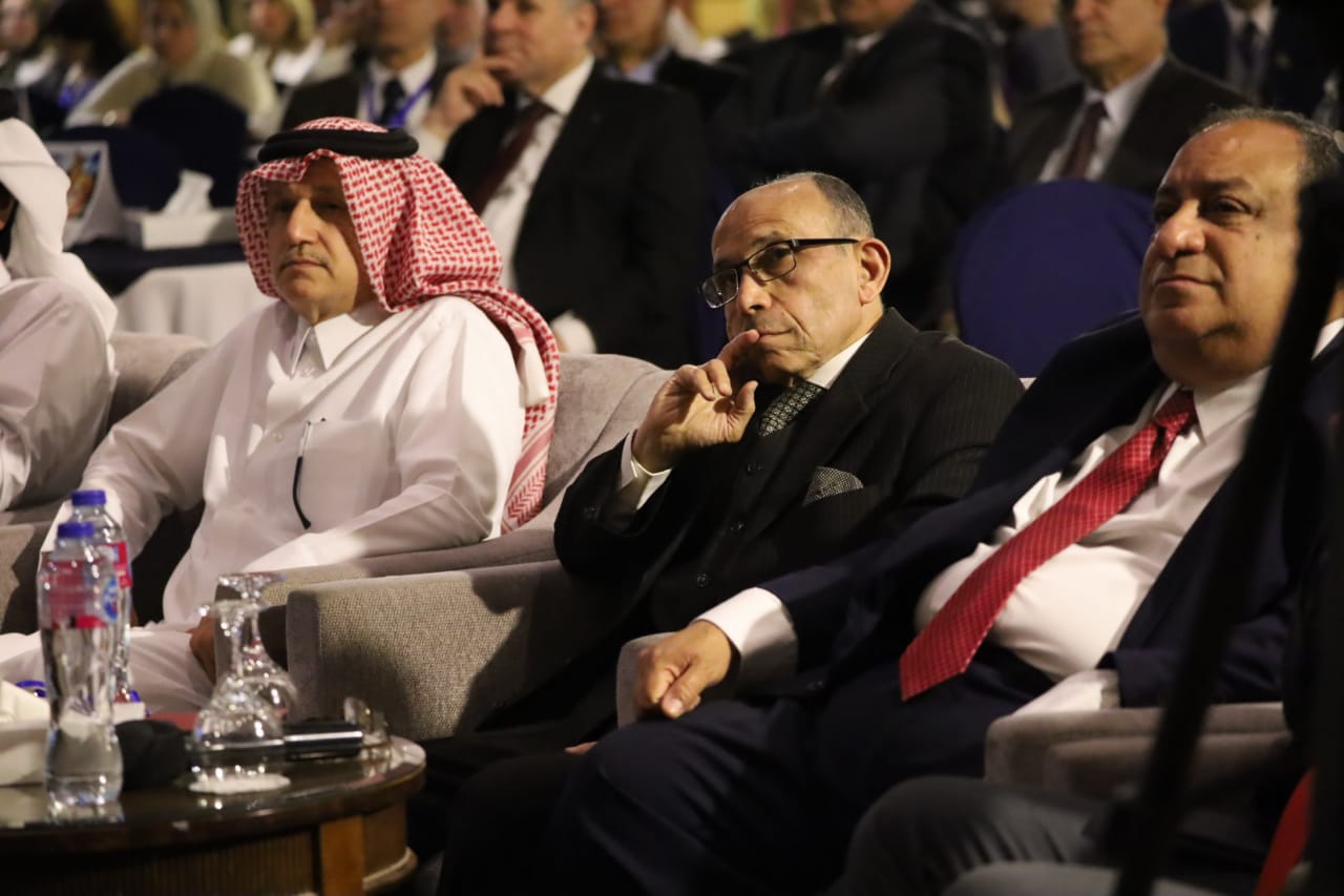 أثناء المؤتمر